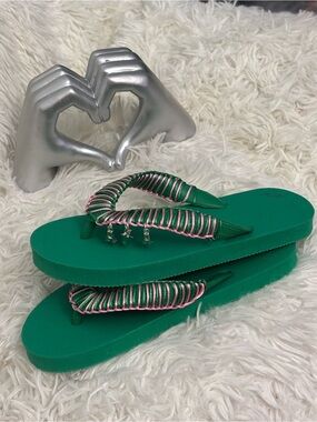 🌸 Green Platform Flip Flops with Pink Wrapped Straps